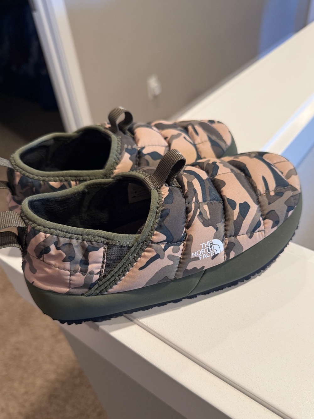 The North Face Kids Camo Slip-On Quilted Slippers